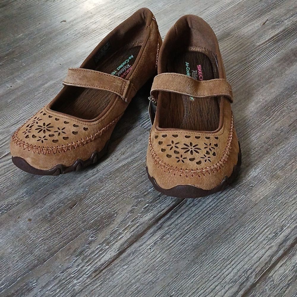 Skechers Relaxed Fit Air Cooled Memory Foam leather Mary Jane shoes Sz 8 NWT - Picture 1 of 9